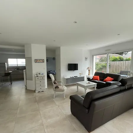 Maison Proche Plage, Centre 6-8personnes , Parking Hébergement de vacances *